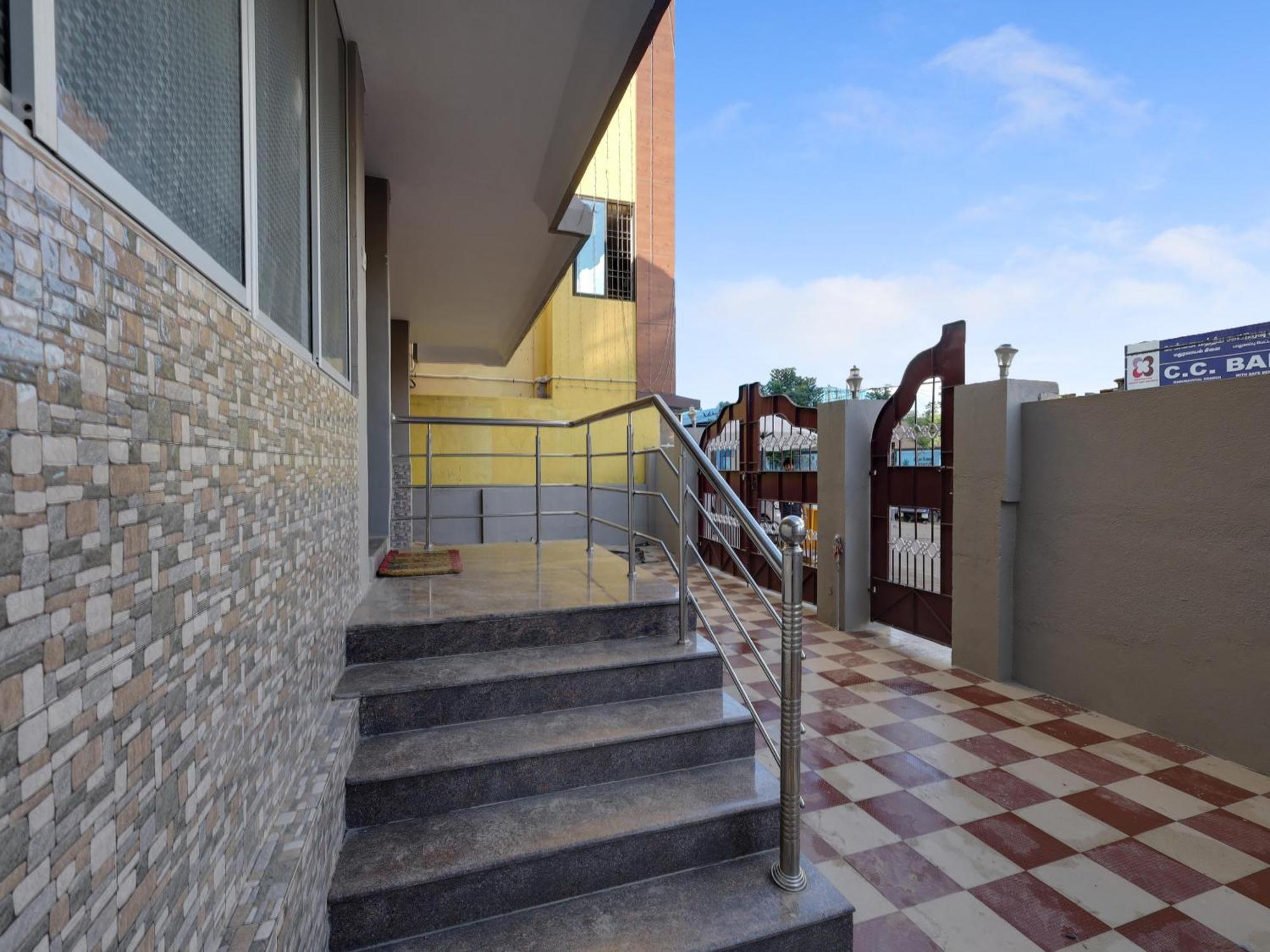 Super Hotel O Vsv Guest House Maduravoyal Chennai Exterior foto