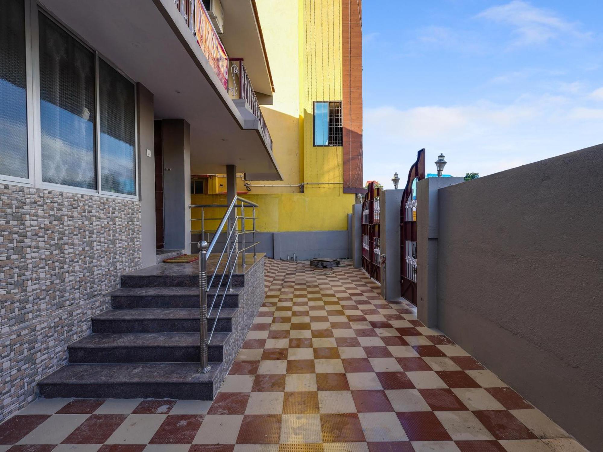 Super Hotel O Vsv Guest House Maduravoyal Chennai Exterior foto