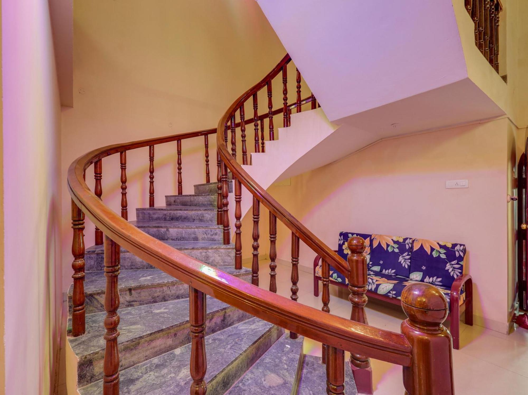 Super Hotel O Vsv Guest House Maduravoyal Chennai Exterior foto